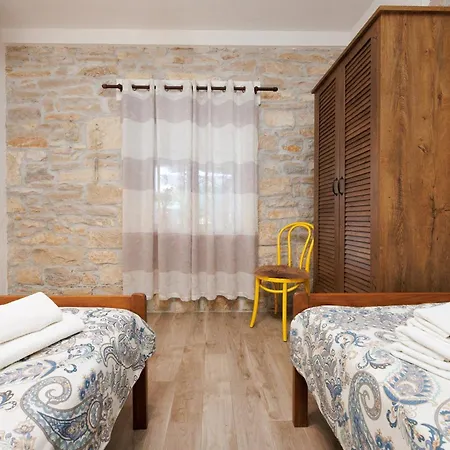 Nyaraló My Dalmatia - Authentic Granar With Private Heated Pool, Jacuzzi, Game And Sauna Smilčić